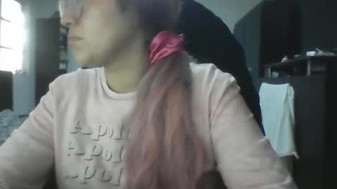 Snapshot of emiliahoney chatting on 01/10/26, 01:02 emiliahoney online show from 01/10/26, 01:02