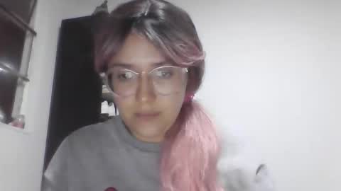 Snapshot of emiliahoney chatting on 01/12/26, 11:21 emiliahoney online show from 01/12/26, 11:21