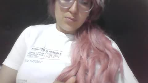 Snapshot of emiliahoney chatting on 01/16/26, 09:41 emiliahoney online show from 01/16/26, 09:41
