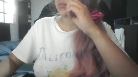 Snapshot of emiliahoney chatting on 02/01/26, 02:59 emiliahoney online show from 02/01/26, 02:59