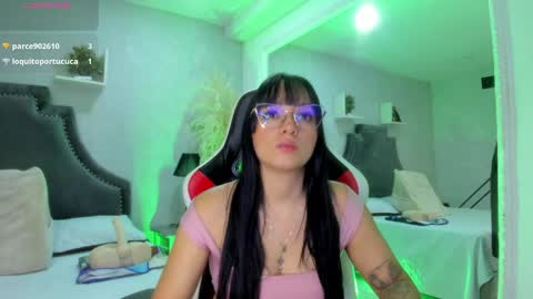 Snapshot of emiliarose_ chatting on 04/09/26, 11:10 EmiliaRose online show from 04/09/26, 11:10
