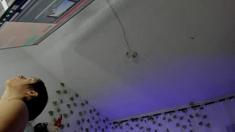 Snapshot of emiliarose_ chatting on 05/22/26, 12:11 EmiliaRose online show from 05/22/26, 12:11