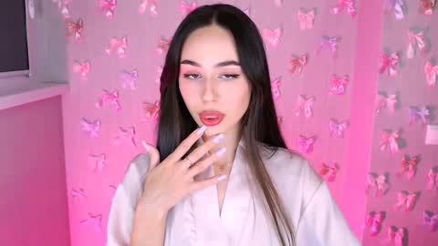 Snapshot of emilieliot chatting on 11/04/25, 12:43 Emily online show from 11/04/25, 12:43