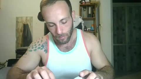 EmilioZem8 online show from 12/19/24, 11:46