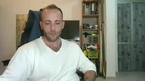 EmilioZem8 online show from 12/28/24, 12:03