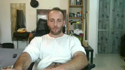 EmilioZem8 online show from 01/04/25, 12:27