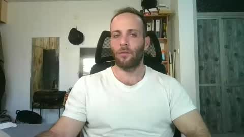 EmilioZem8 online show from 01/10/25, 07:46