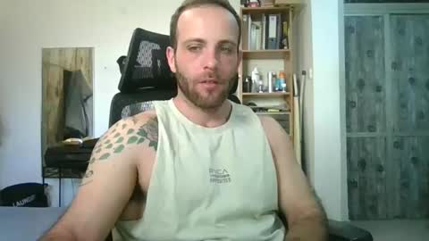 EmilioZem8 online show from 02/01/25, 07:36
