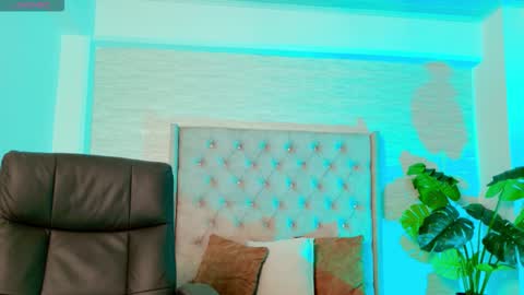 emilirosses online show from 10/03/25, 12:02