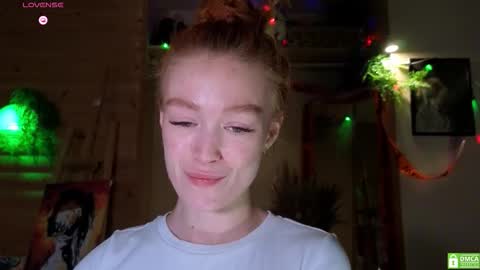 Snapshot of emiliyafox chatting on 11/09/25, 06:06 Emi online show from 11/09/25, 06:06