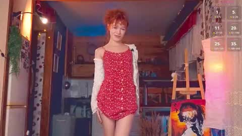 Snapshot of emiliyafox chatting on 11/28/25, 07:49 Emi online show from 11/28/25, 07:49