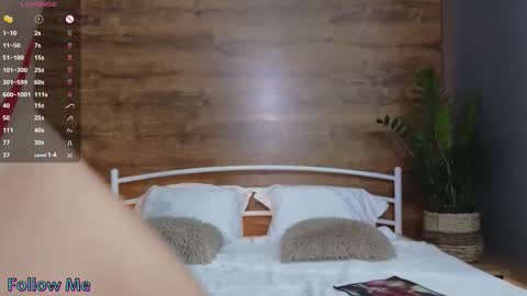 Emilly online show from 09/13/25, 07:08