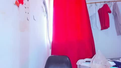 Snapshot of emilly_coper18 chatting on 01/06/26, 01:59 emily online show from 01/06/26, 01:59