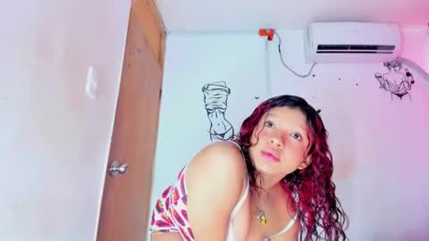 Snapshot of emilly_coper18 chatting on 02/20/26, 02:17 emily online show from 02/20/26, 02:17