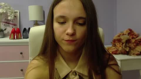 Emilly online show from 12/04/24, 08:01