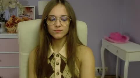 Emilly online show from 02/20/25, 07:45