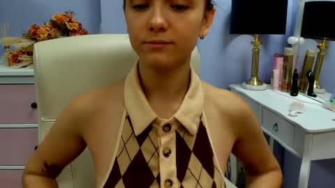 Emilly online show from 05/15/26, 07:04
