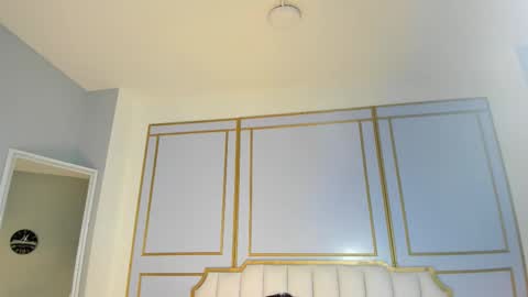 Snapshot of emilly_mell chatting on 11/10/25, 11:31 emilly_mell online show from 11/10/25, 11:31