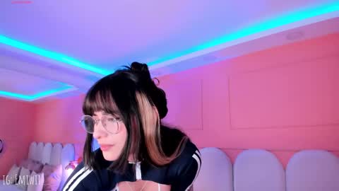 Emilly  online show from 05/15/26, 05:42