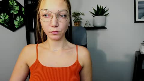Emilly online show from 12/04/24, 10:35