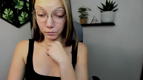 Emilly online show from 12/06/24, 11:44