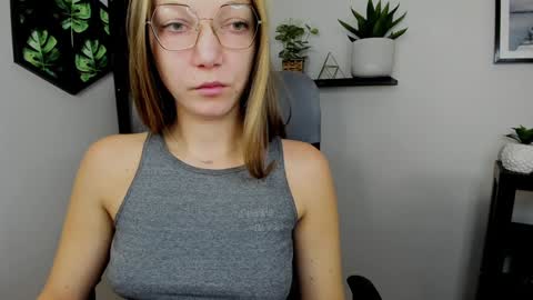 Emilly online show from 12/17/24, 06:45