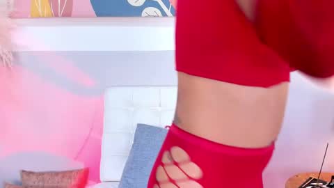 Snapshot of emillygonzalez chatting on 09/27/25, 12:32 .  . online show from 09/27/25, 12:32