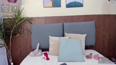 Snapshot of emillyharper_ chatting on 10/01/25, 04:07 emillyharper_ online show from 10/01/25, 04:07