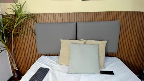 Snapshot of emillyharper_ chatting on 10/06/25, 03:37 emillyharper_ online show from 10/06/25, 03:37