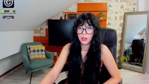 EmillyTaylor online show from 12/09/24, 07:17