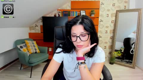 EmillyTaylor online show from 02/05/25, 10:51