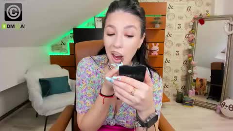 Snapshot of emillytaylor chatting on 03/30/26, 03:40 EmillyTaylor online show from 03/30/26, 03:40
