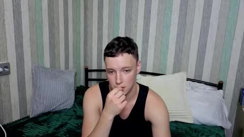 Snapshot of emily0303 chatting on 09/22/25, 04:42 emily0303 online show from 09/22/25, 04:42