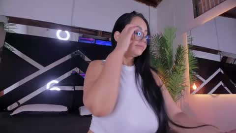 Snapshot of emily18__ chatting on 10/31/25, 11:00 Emily online show from 10/31/25, 11:00