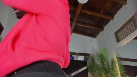 Snapshot of emily18__ chatting on 11/18/25, 10:52 Emily online show from 11/18/25, 10:52