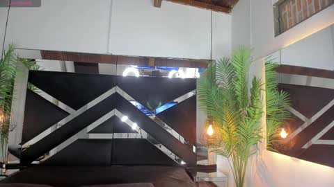 Snapshot of emily18__ chatting on 12/05/25, 10:46 Emily online show from 12/05/25, 10:46