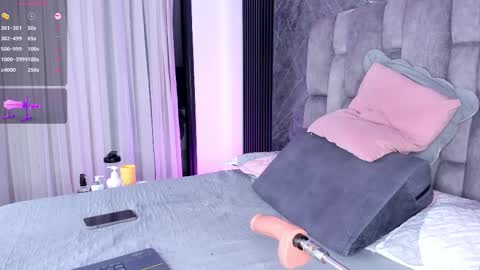 Emily online show from 09/29/25, 11:59