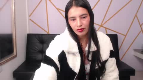 emily___rouse online show from 06/19/26, 03:44