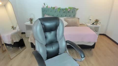 Emily online show from 07/15/26, 05:23