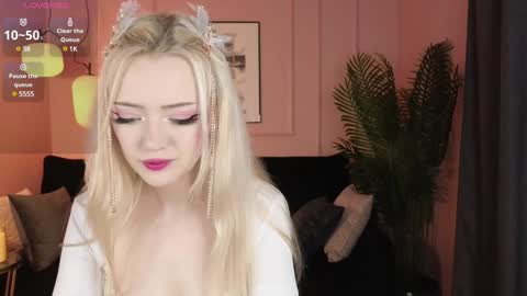 Emily online show from 12/25/24, 01:41