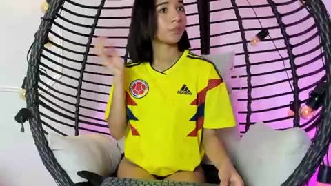 emily_bruss online show from 06/17/26, 07:48