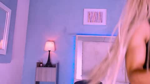 emily_castillo1_ online show from 09/18/25, 05:09