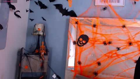 emily_castillo1_ online show from 10/26/25, 04:07