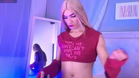 emily_castillo1_ online show from 01/15/26, 05:34