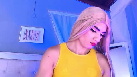 emily_castillo1_ online show from 01/17/26, 05:45
