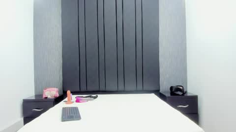 Snapshot of emily_collins69 chatting on 06/06/26, 04:17 Emily online show from 06/06/26, 04:17