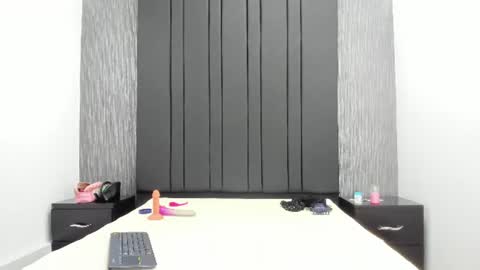 Emily online show from 06/30/26, 04:13