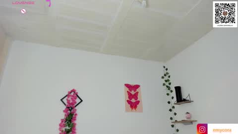 Snapshot of emily_coraline chatting on 12/12/24, 02:55 Emily  online show from 12/12/24, 02:55