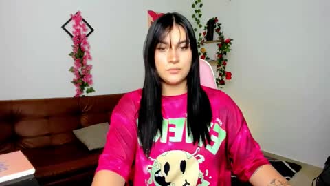 Snapshot of emily_coraline chatting on 02/24/25, 06:58 Emily  online show from 02/24/25, 06:58