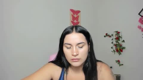 Snapshot of emily_coraline chatting on 09/23/25, 12:35 Emily  online show from 09/23/25, 12:35